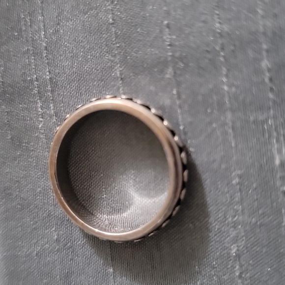 Sterling Silver ring size 7 - Picture 5 of 5